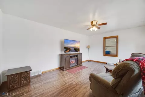 516 Wheeler St, Griffith, IN 46319 photo 5