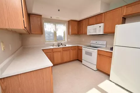 8421 Manor Ave #305, Munster, IN 46321 photo 9