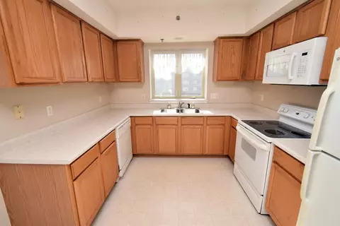 8421 Manor Ave #305, Munster, IN 46321 photo 11