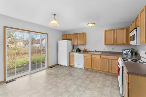 682 Dearborn Rd #B, Valparaiso, IN 46385 photo 5