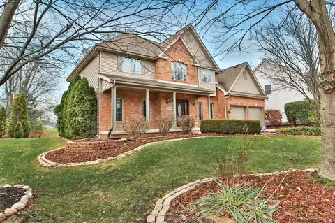 2920 Painted Leaf Dr, Crown Point, IN 46307 photo 2