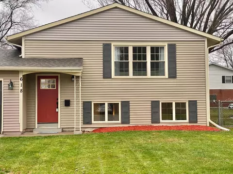 618 E 40th Pl, Griffith, IN 46319 photo 4