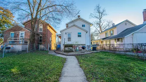 204 E Goldsborough St, Crown Point, IN 46307 photo 3