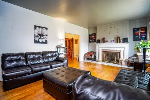 659 Mckinley St, Gary, IN 46404 photo 3
