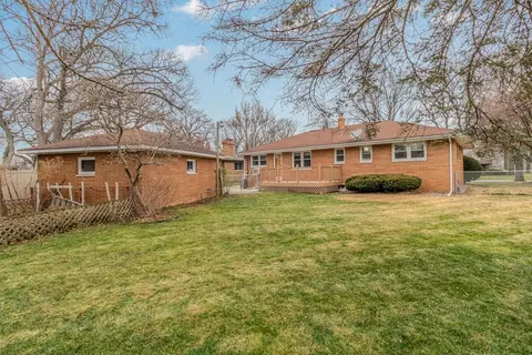 141 W Oak Pl, Griffith, IN 46319 photo 3