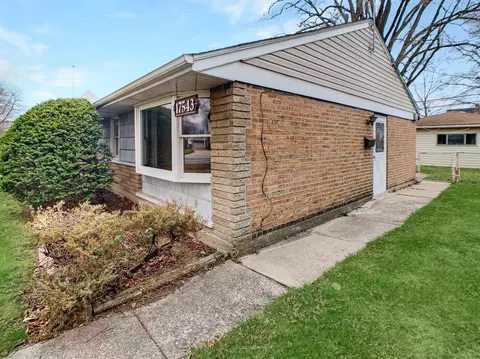 17543 Burnham Ave, Lansing, IL 60438 photo 2