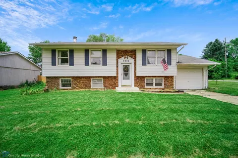 7232 S Willowbrook Dr, Lowell, IN 46356 photo 1