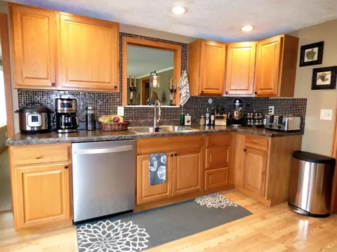 604 Sunset Rd, Hebron, IN 46341 photo 2