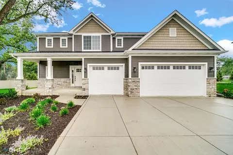 4703 Hyde Park Dr, Valparaiso, IN 46383 photo 1