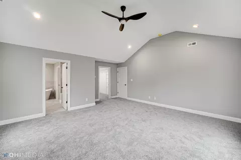 4703 Hyde Park Dr, Valparaiso, IN 46383 photo 17