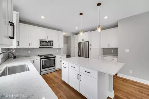 4703 Hyde Park Dr, Valparaiso, IN 46383 photo 11