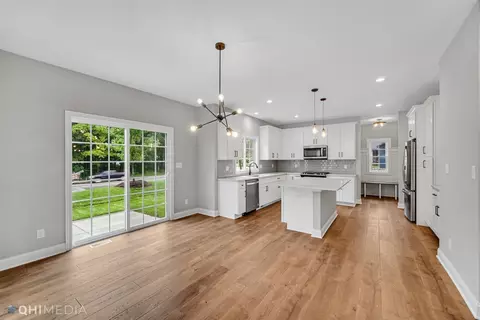 4703 Hyde Park Dr, Valparaiso, IN 46383 photo 6