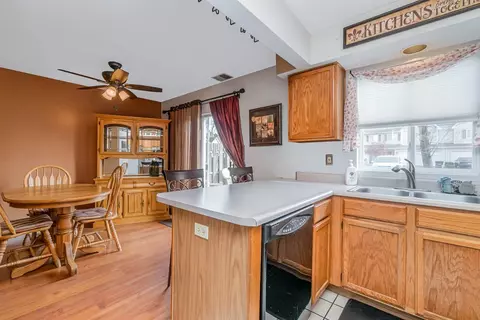 913 Beacon Dr, Hobart, IN 46342 photo 5