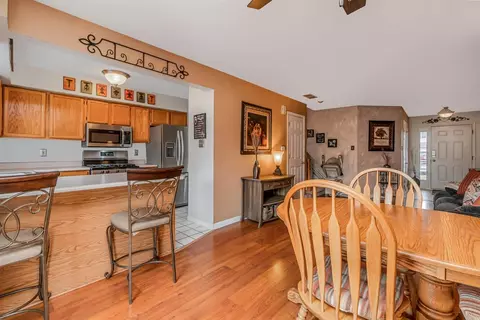 913 Beacon Dr, Hobart, IN 46342 photo 7