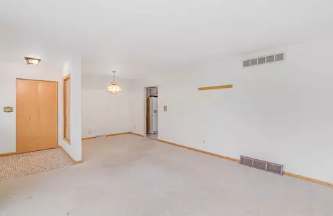 633 N Colfax St, Griffith, IN 46319 photo 3