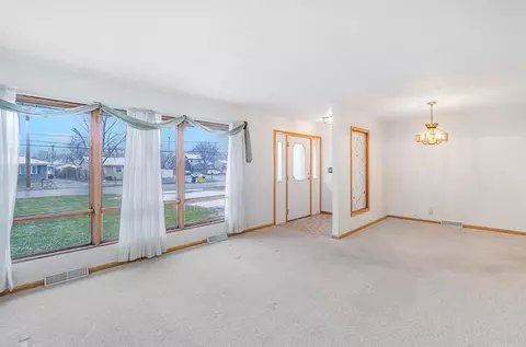 633 N Colfax St, Griffith, IN 46319 photo 4