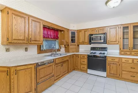 633 N Colfax St, Griffith, IN 46319 photo 5