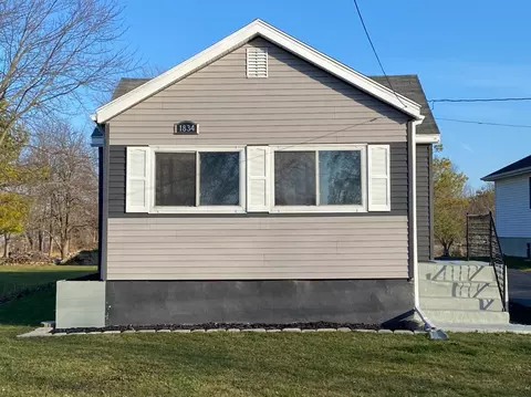 1834 S Colfax St, Griffith, IN 46319 photo 2