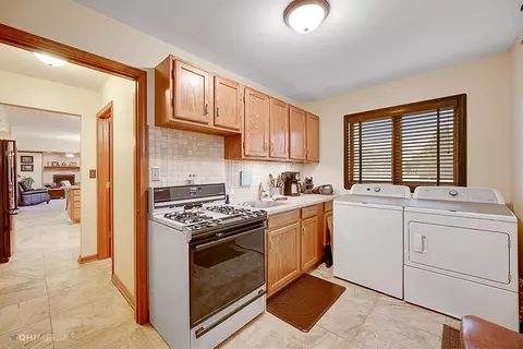 10030 Devonshire Ln, Munster, IN 46321 photo 17