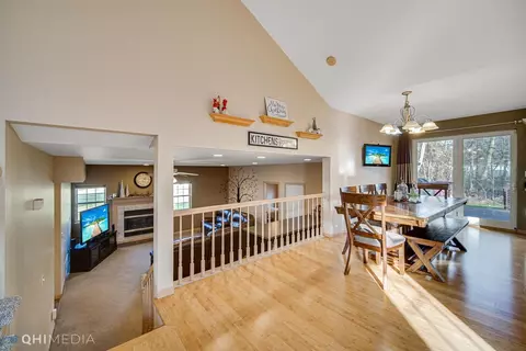 925 Pheasant Run Cir, Porter, IN 46304 photo 6