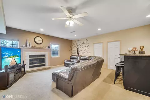 925 Pheasant Run Cir, Porter, IN 46304 photo 13