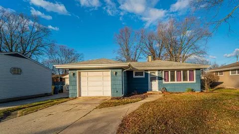 1010 E Oak St, Griffith, IN 46319 photo 2