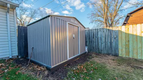 1010 E Oak St, Griffith, IN 46319 photo 17
