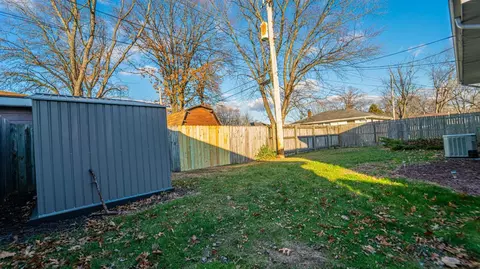 1010 E Oak St, Griffith, IN 46319 photo 16