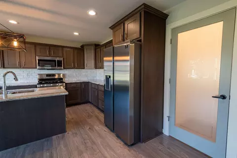 816 W Division St, De Motte, IN 46310 photo 10