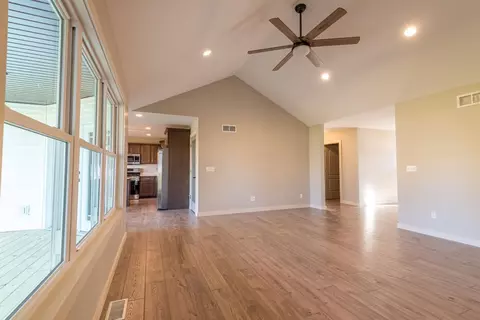 816 W Division St, De Motte, IN 46310 photo 16