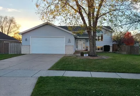 1404 Lake St, Dyer, IN 46311 photo 2