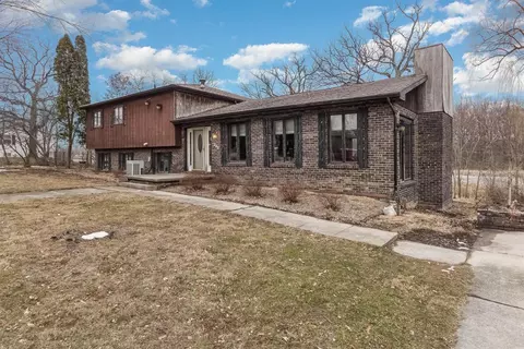 266 Lakeland Dr, Lowell, IN 46356 photo 2