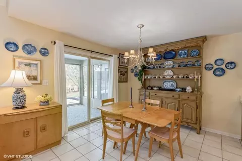 1402 Silhavy Cir, Valparaiso, IN 46383 photo 8