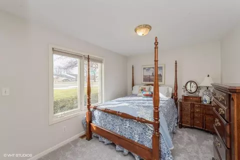 1402 Silhavy Cir, Valparaiso, IN 46383 photo 11