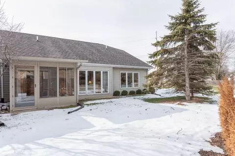 1402 Silhavy Cir, Valparaiso, IN 46383 photo 2