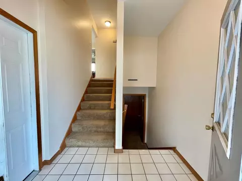 724 N Rueth Dr, Griffith, IN 46319 photo 5