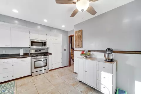 246 Maple Ln, Munster, IN 46321 photo 9