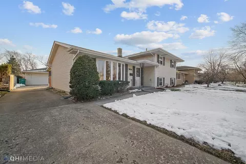 246 Maple Ln, Munster, IN 46321 photo 1
