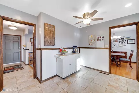 246 Maple Ln, Munster, IN 46321 photo 10