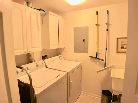 8421 Manor Ave #401, Munster, IN 46321 photo 20