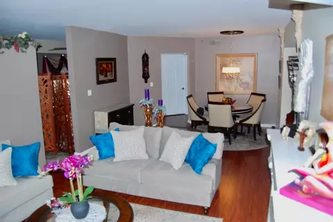 8421 Manor Ave #401, Munster, IN 46321 photo 2