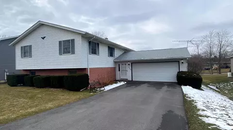 3303 Rustic Ln, Crown Point, IN 46307 photo 1
