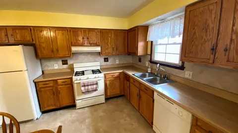 3303 Rustic Ln, Crown Point, IN 46307 photo 9