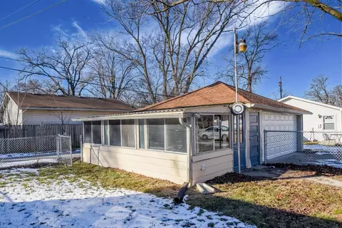 320 N Jay St, Griffith, IN 46319 photo 4
