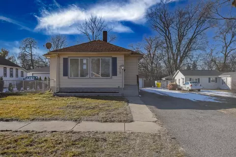 320 N Jay St, Griffith, IN 46319 photo 2