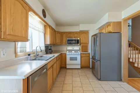 9554 Cypress Ave, Munster, IN 46321 photo 5