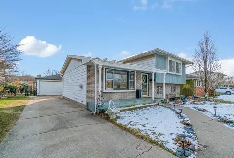 629 E Ash St, Griffith, IN 46319 photo 2