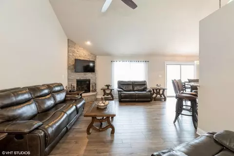 1024 Oak Grove Ct, Crown Point, IN 46307 photo 7