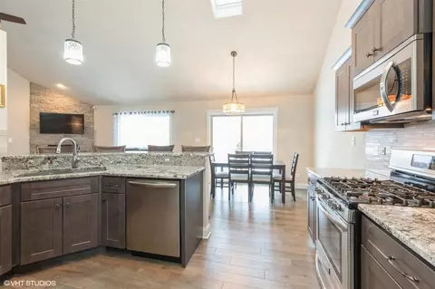 1024 Oak Grove Ct, Crown Point, IN 46307 photo 10