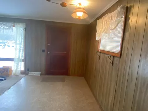 4074 E Goodwin St, De Motte, IN 46310 photo 5